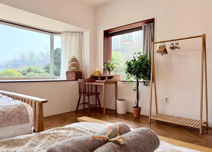 Heeon1974, K-pop Photoshoot Heritage House With Spacious Garden And Terrace 게스트하우스 서울특별시