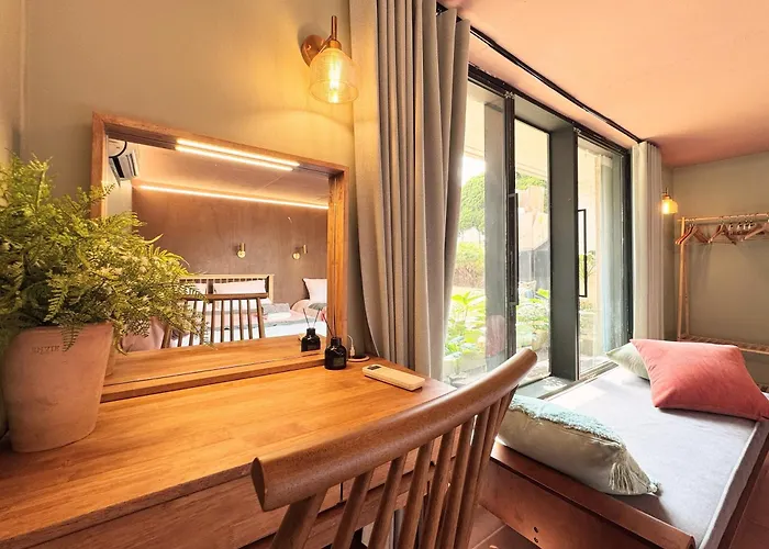 Heeon1974, K-pop Photoshoot Heritage House With Spacious Garden And Terrace 게스트하우스 서울특별시
