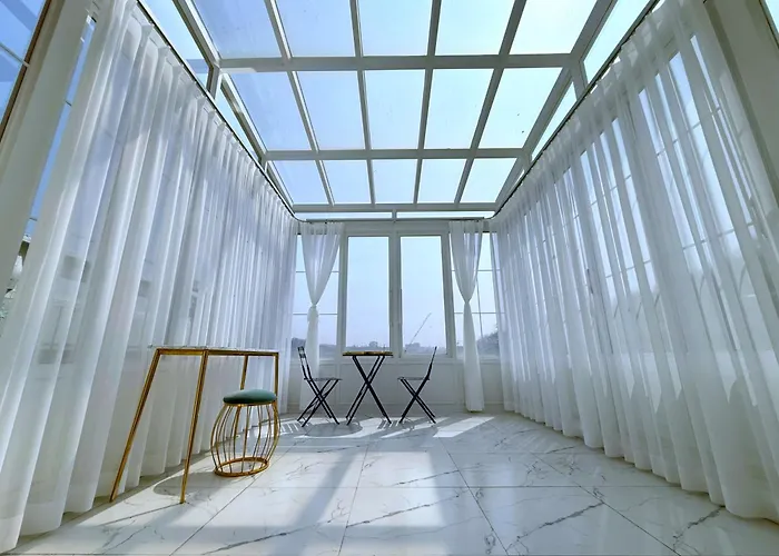 Heeon1974, K-pop Photoshoot Heritage House With Spacious Garden And Terrace 게스트하우스