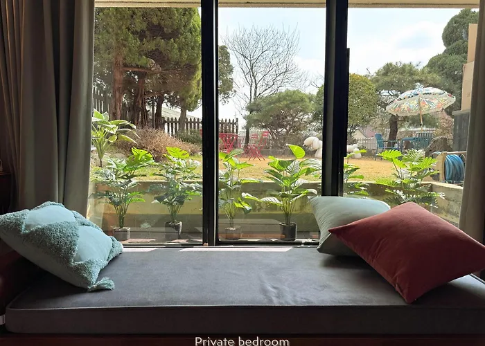Гостевой дом Heeon1974, K-pop Photoshoot Heritage House With Spacious Garden And Terrace