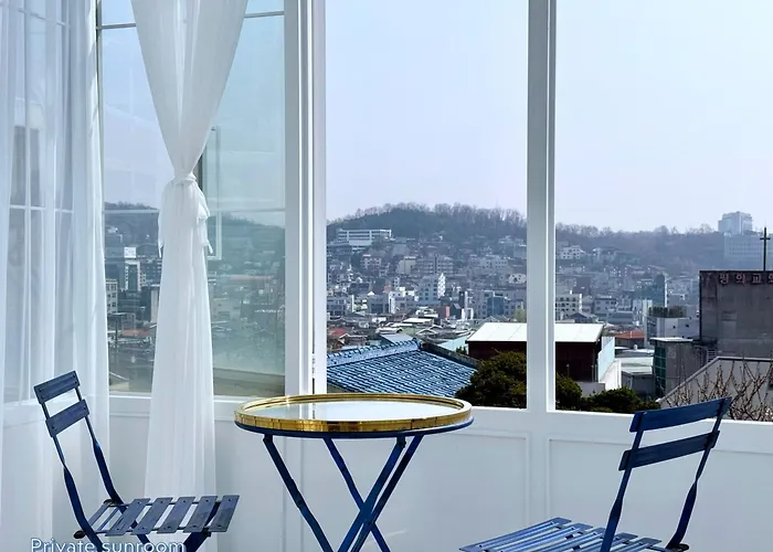 Гостевой дом Heeon1974, K-pop Photoshoot Heritage House With Spacious Garden And Terrace *